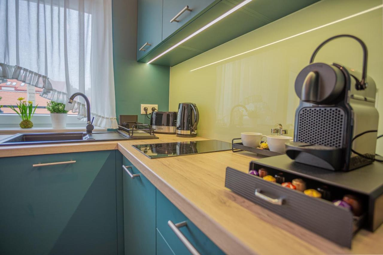 גיולה Viktoria Apartman מראה חיצוני תמונה