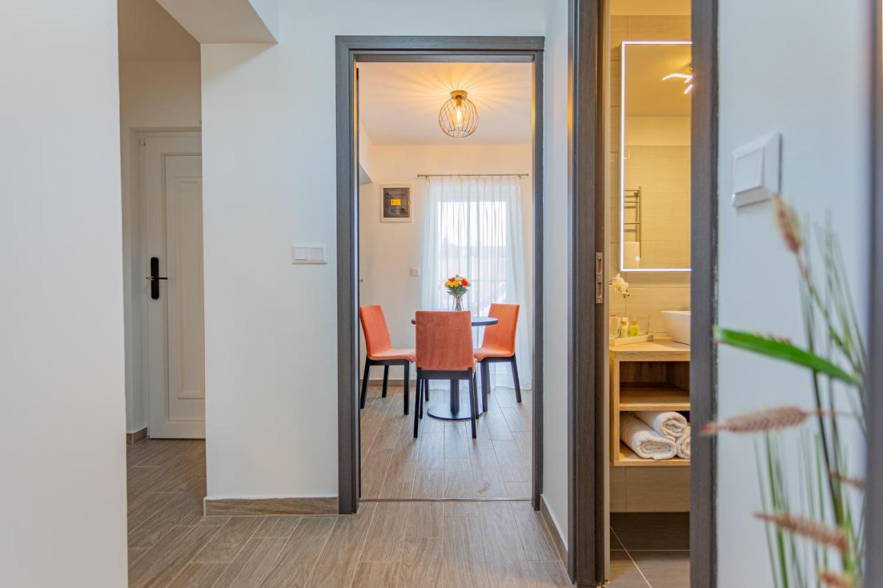 גיולה Viktoria Apartman מראה חיצוני תמונה