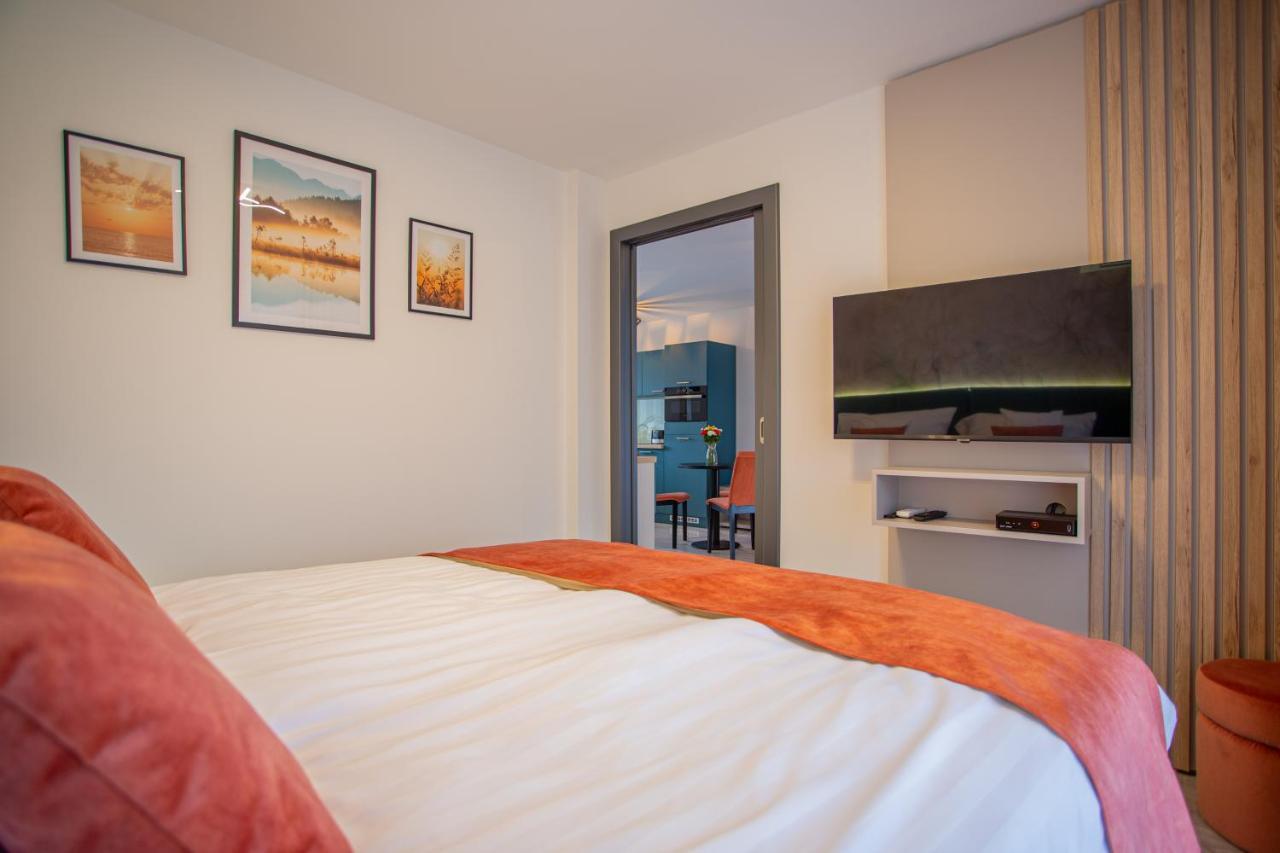 גיולה Viktoria Apartman מראה חיצוני תמונה