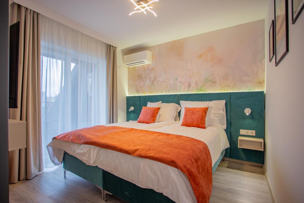 גיולה Viktoria Apartman מראה חיצוני תמונה