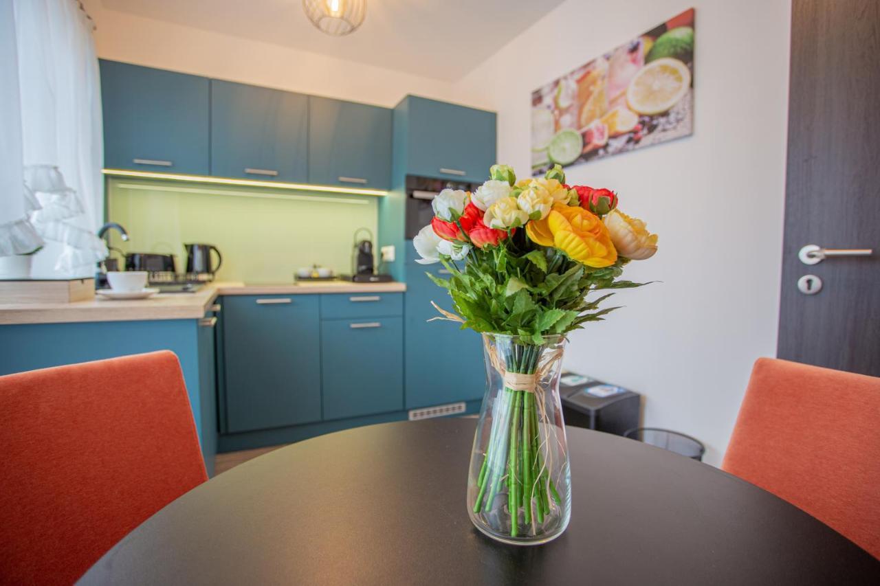 גיולה Viktoria Apartman מראה חיצוני תמונה