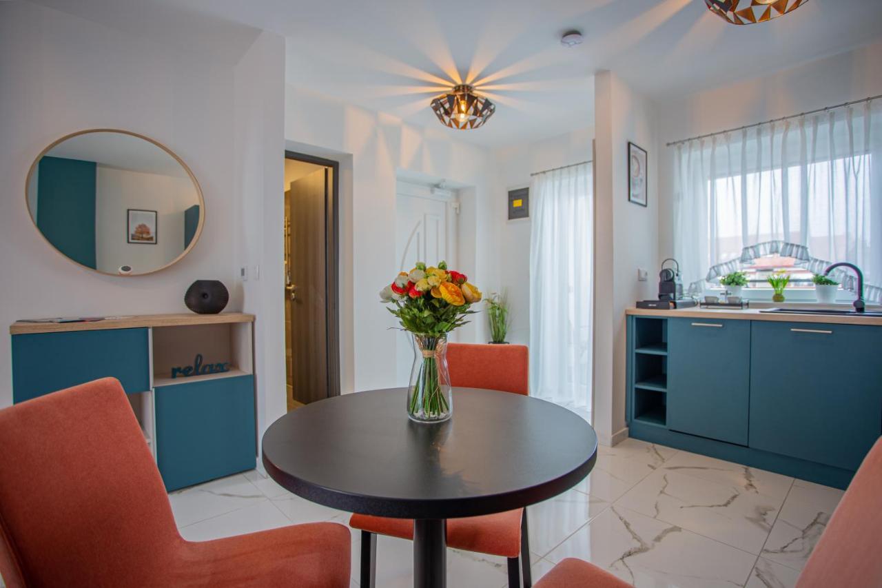גיולה Viktoria Apartman מראה חיצוני תמונה