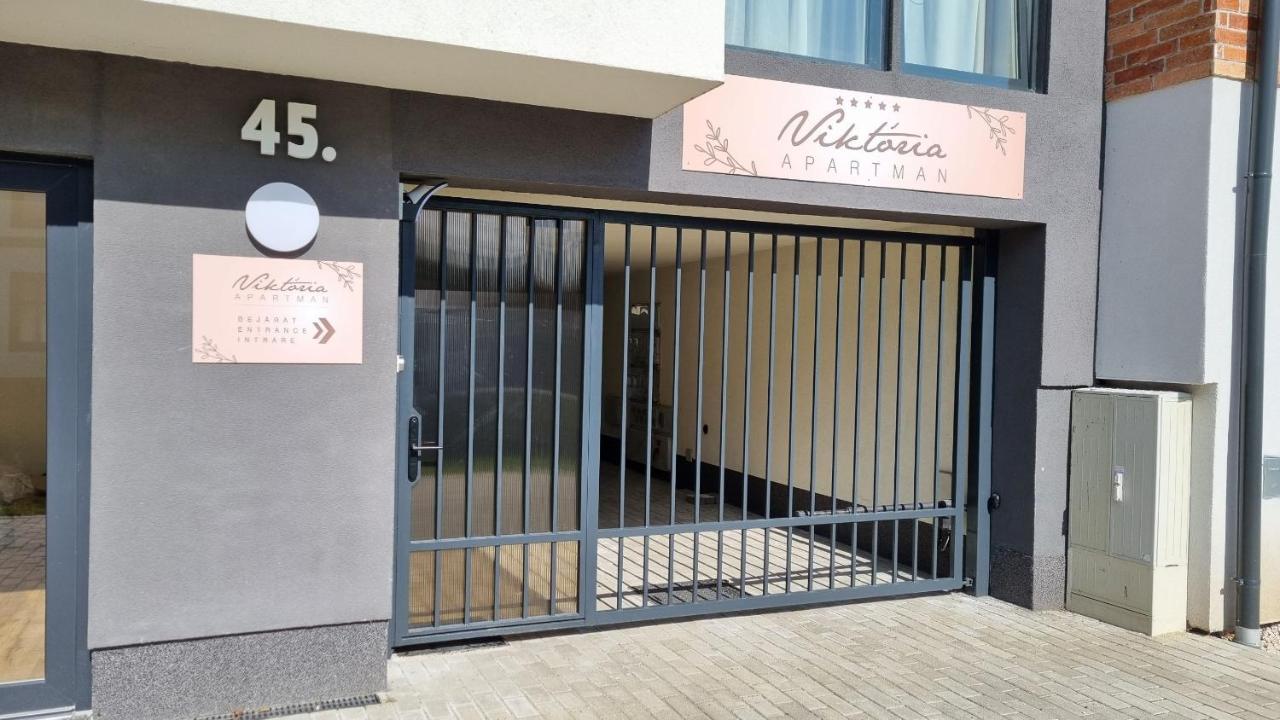 גיולה Viktoria Apartman מראה חיצוני תמונה